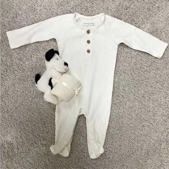 Branch & Twig, Jellycat Other - ⭐️SALE⭐️ BRANCH & TWIG Nest Button-up Footie Size 0-3 & JELLYCAT Dog Blanket